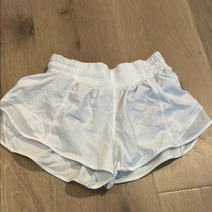 White lululemon hotty hot shorts, low waisted 2.5 inch inseem